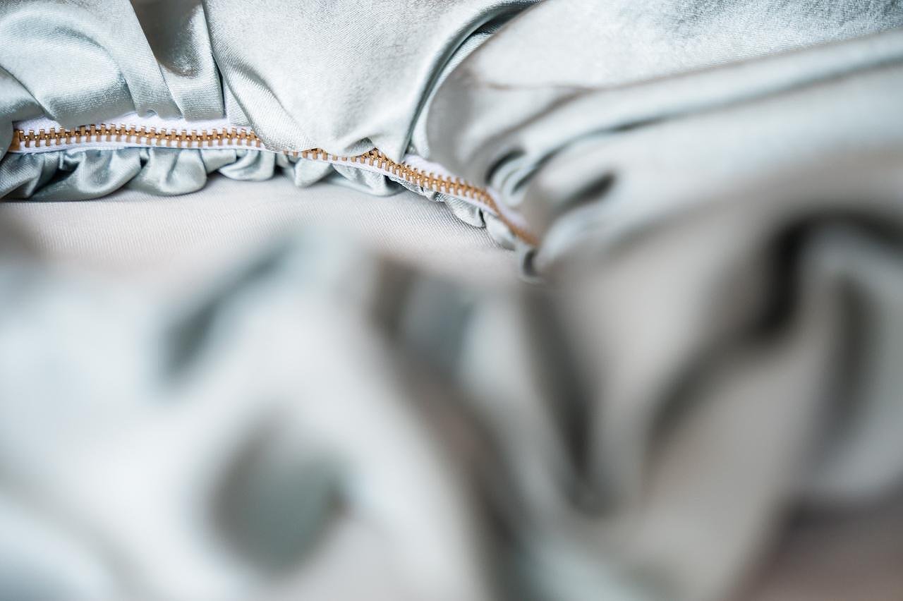 RUCHÉЕ SATIN BAG