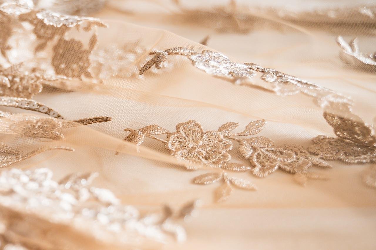 LUNAIRE LACE BAG