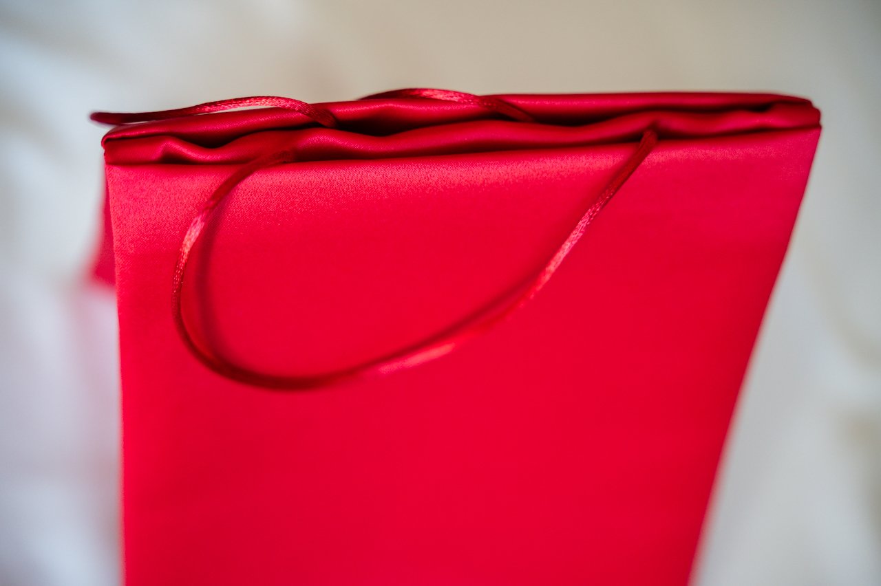 MINIMAL SATIN TOTE