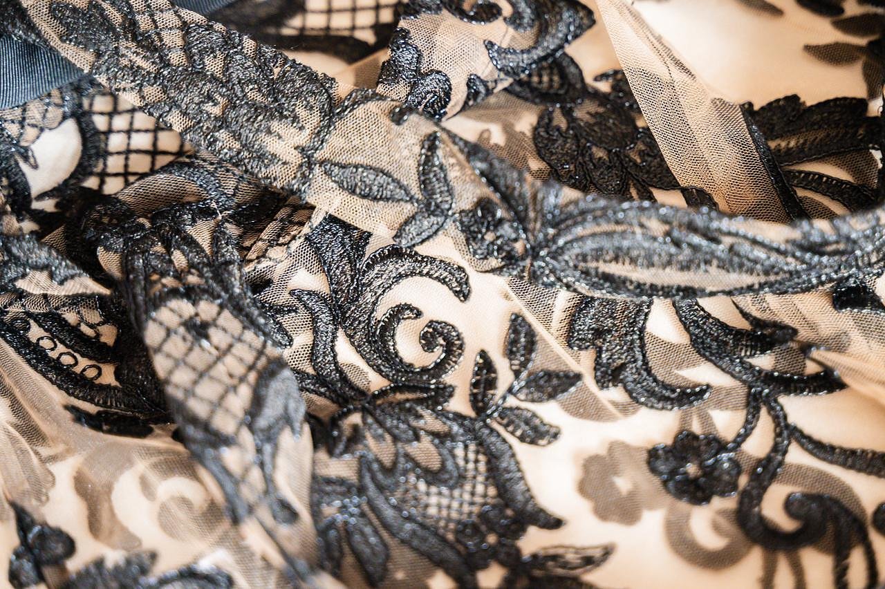 FLORAIRE LACE BAG